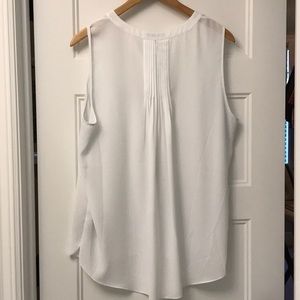 NYDJ Tops - NYDJ white sleeveless pleat back blouse size L NYDJ Tops - NYDJ white sleeveless pleat back blouse size L